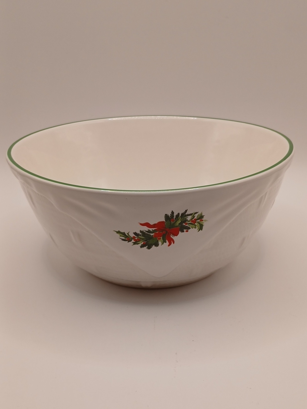 Pfaltzgraff USA Christmas Heritage Basket Weave Serving Bowl